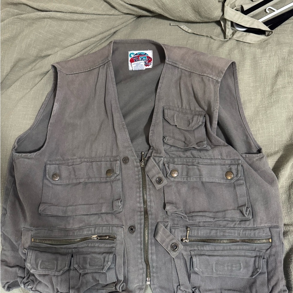 Vintage Green Utility Vest with Multiple Pockets